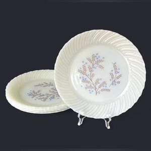 Set of 5 VINTAGE termocrisa Mexico milk glass floral plates 9”